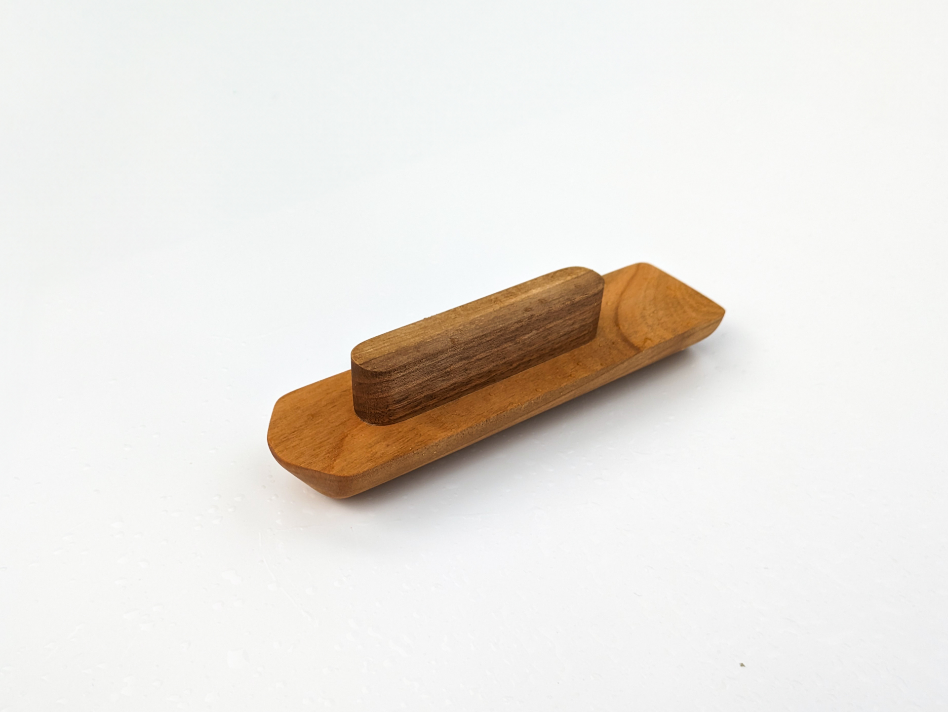 Foto van de houten stoomboot.
